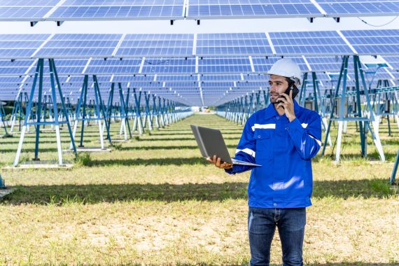 Electrical engineers are examining the working conditions of many solar panels to enable continuous power generation from solar energy.